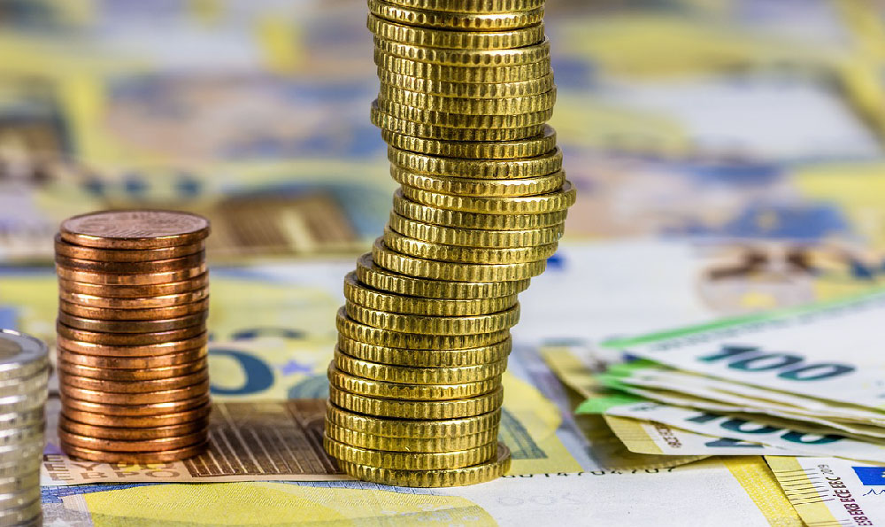 How to Travel and Make Money: Is It Possible?
