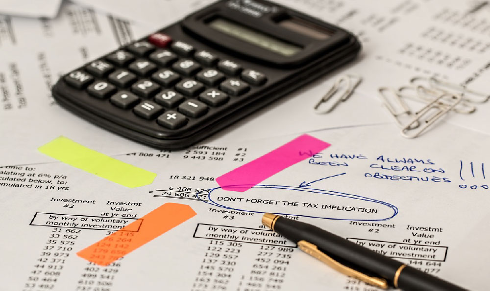 How can an app generate revenue, and what monetization strategies are effective?
