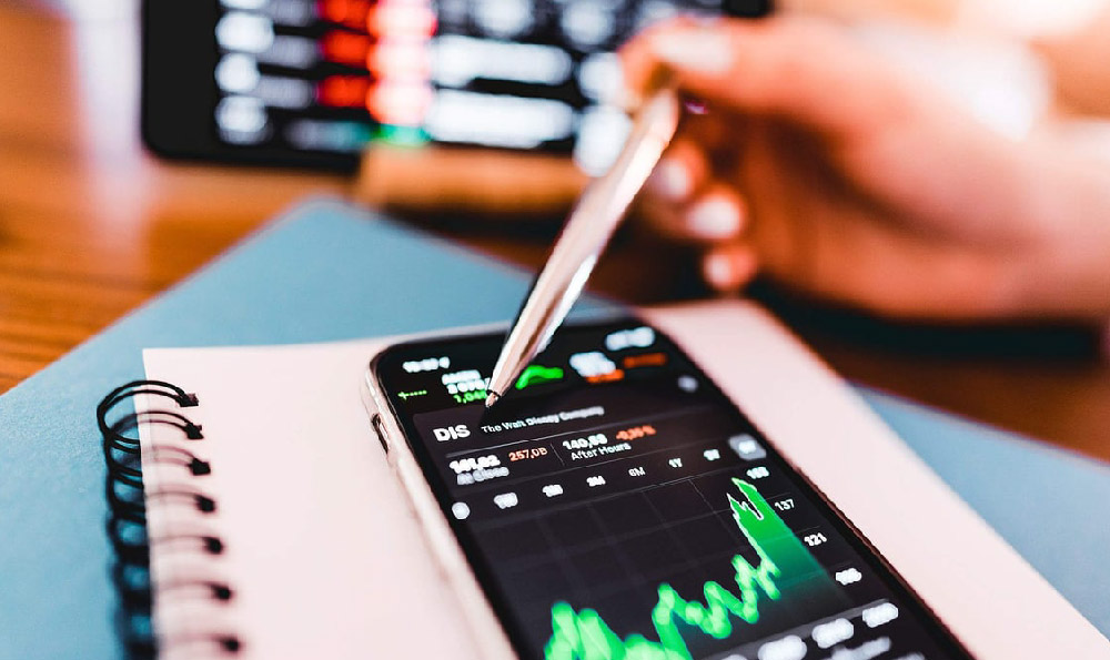 Is Private Equity Investing Right for You? What are the Benefits and Risks?