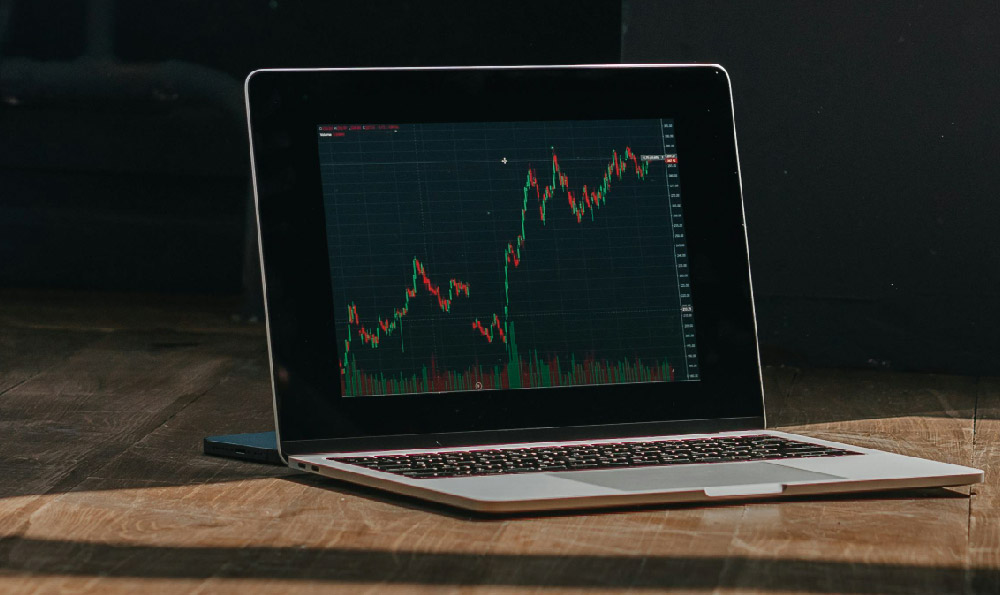 Are REITs a Smart Investment? What Are the Pros & Cons?
