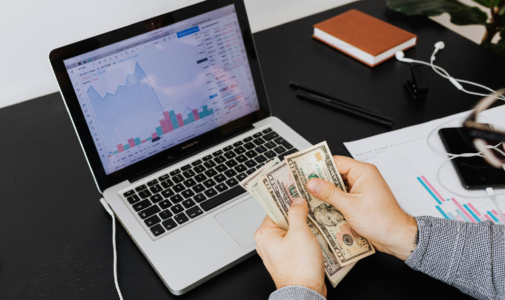 How can photographers earn income, and what revenue streams are available?
