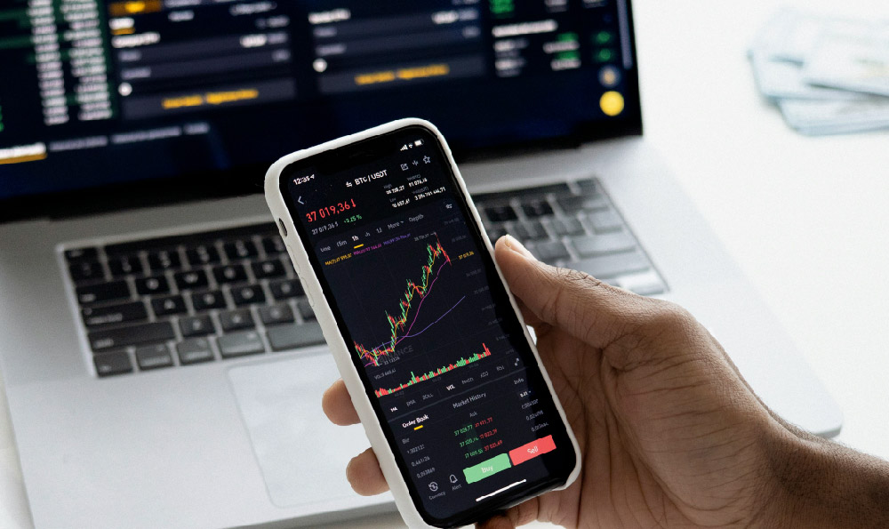 What is Finelo Investment, and is it a worthwhile venture?
