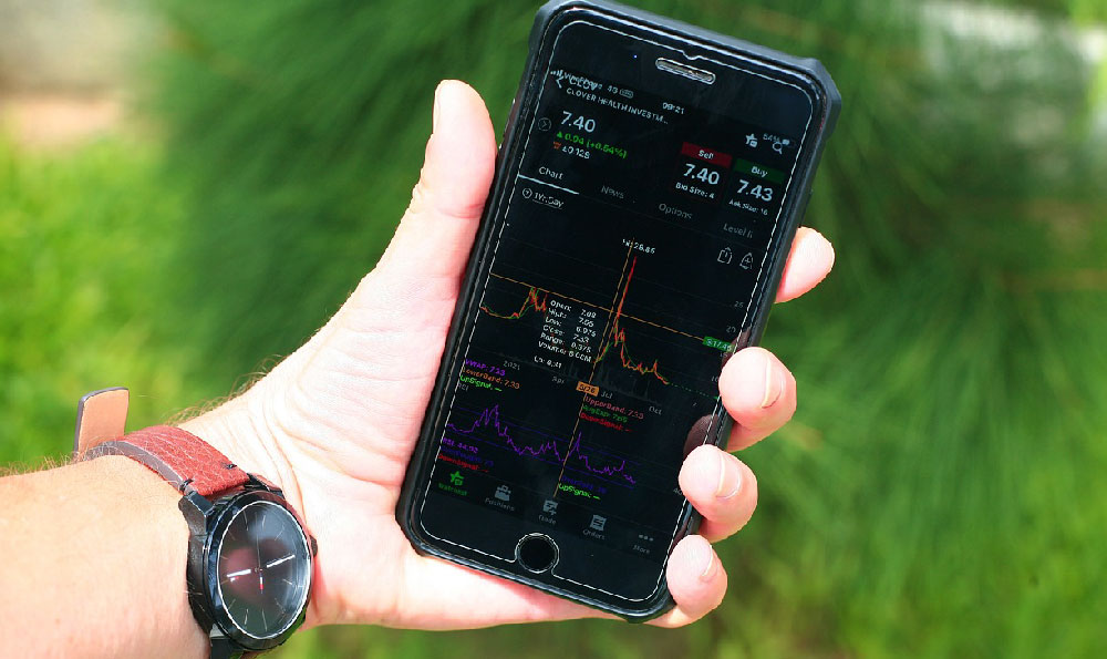 What Does an Investment Bank Do, and Why Does It Matter?